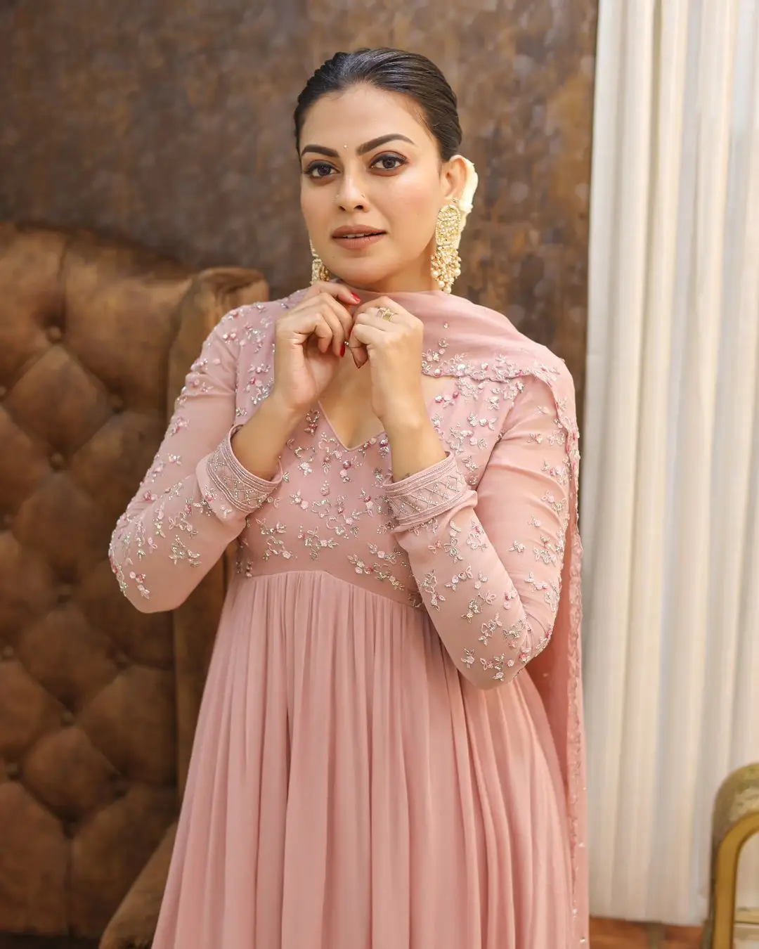 ANUSREE NAIR IN SOUTH INDIAN TRADITIONAL PINK GOWN